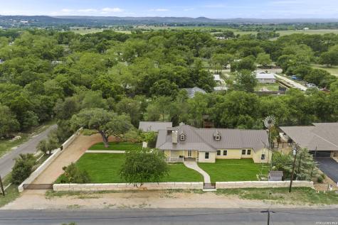 107 High Street Comfort TX 78013