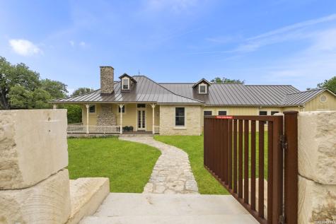 107 High Street Comfort TX 78013