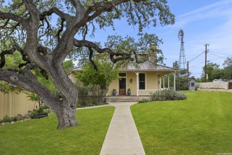 107 High Street Comfort TX 78013