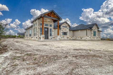 22 Greystone Hills Circle Uvalde TX 78801