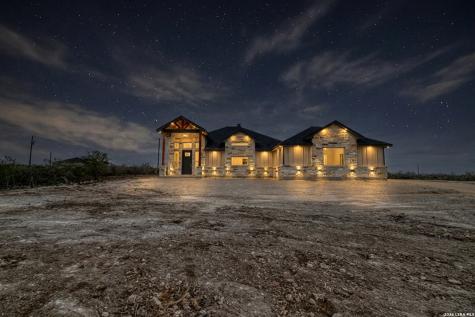 22 Greystone Hills Circle Uvalde TX 78801