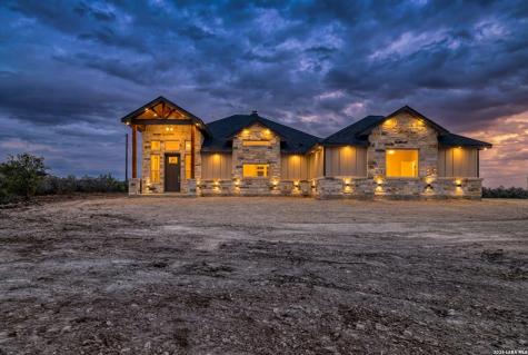 22 Greystone Hills Circle Uvalde TX 78801