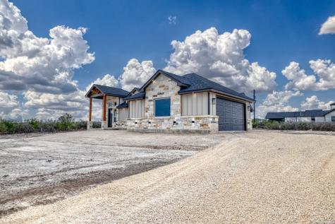 22 Greystone Hills Circle Uvalde TX 78801