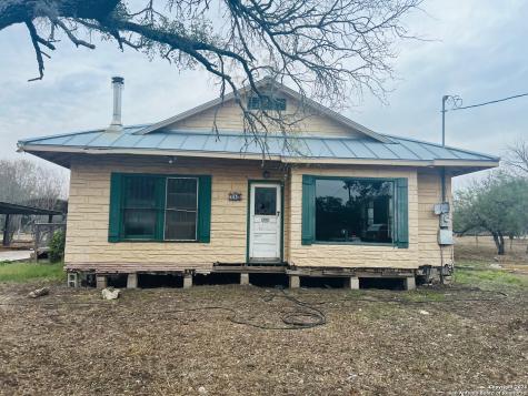 313 County Road 468 Castroville TX 78009