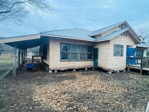 313 County Road 468 Castroville TX 78009