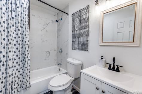 12209 Lucky Oaks Live Oak TX 78233