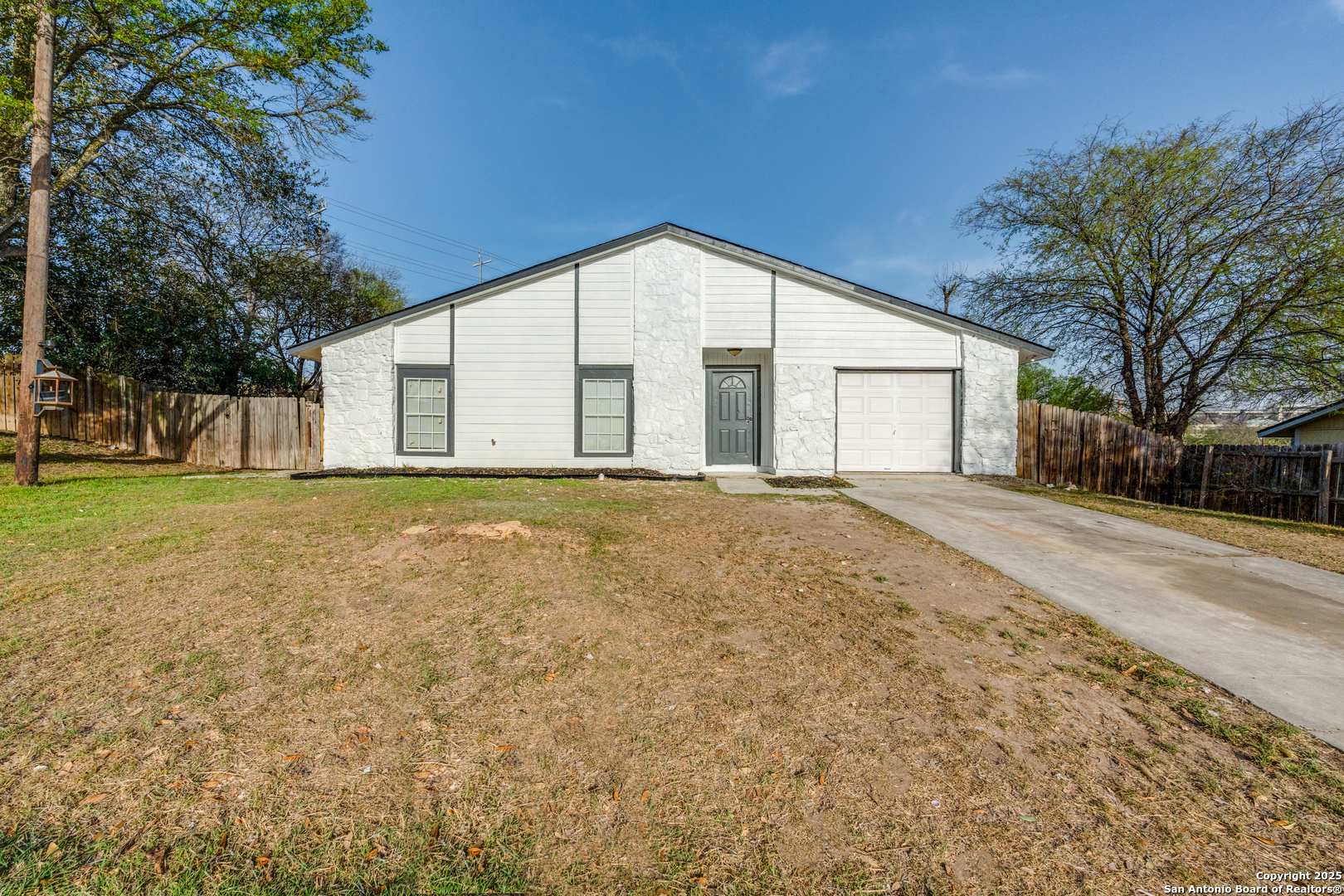 12209 Lucky Oaks Live Oak TX 78233