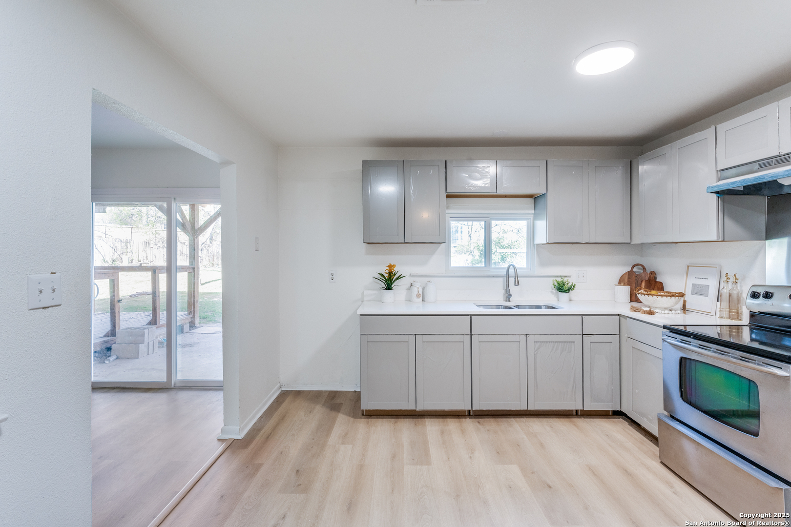 12209 Lucky Oaks Live Oak TX 78233