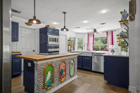 9318 Fox Briar Boerne TX 78006