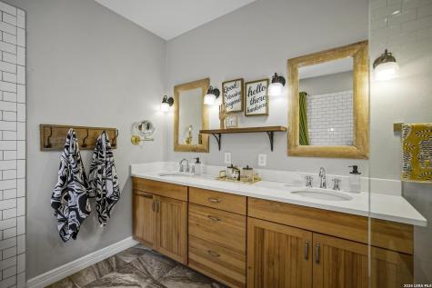 9318 Fox Briar Boerne TX 78006