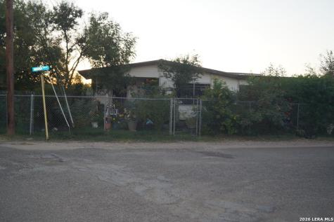 3173 Mayan Circle Eagle Pass TX 78852