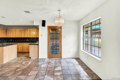 902 Eagle Creek Drive Floresville TX 78114