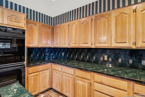 902 Eagle Creek Drive Floresville TX 78114