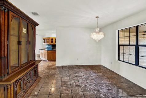 902 Eagle Creek Drive Floresville TX 78114
