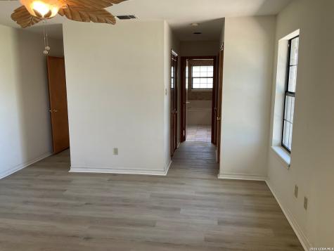 902 Eagle Creek Drive Floresville TX 78114