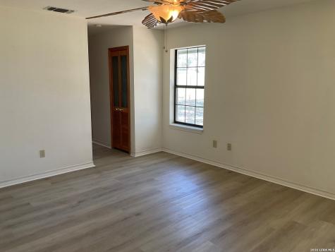 902 Eagle Creek Drive Floresville TX 78114