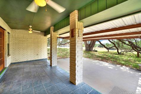 902 Eagle Creek Drive Floresville TX 78114