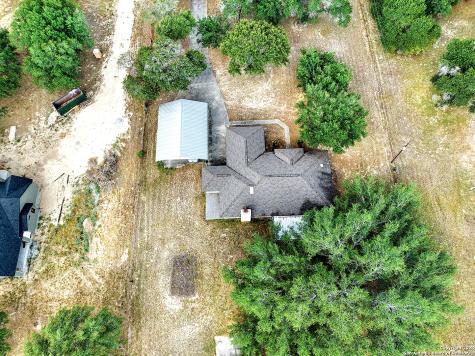 902 Eagle Creek Drive Floresville TX 78114