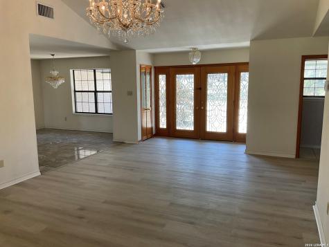 902 Eagle Creek Drive Floresville TX 78114