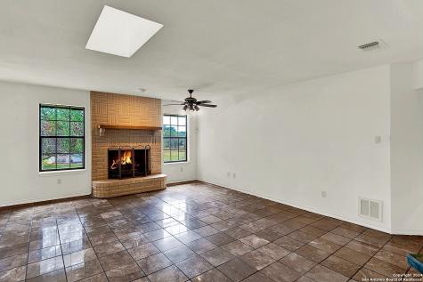902 Eagle Creek Drive Floresville TX 78114