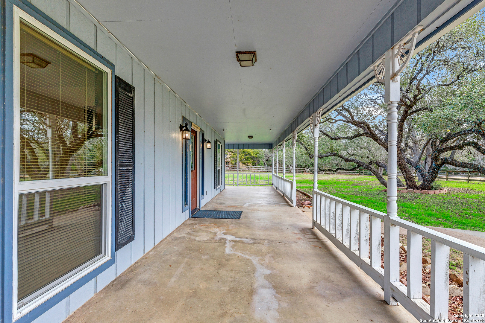 119 Isdale Yoakum TX 77995