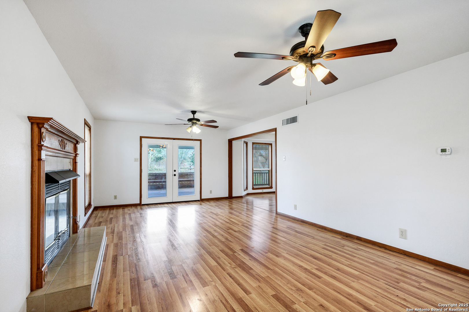 119 Isdale Yoakum TX 77995