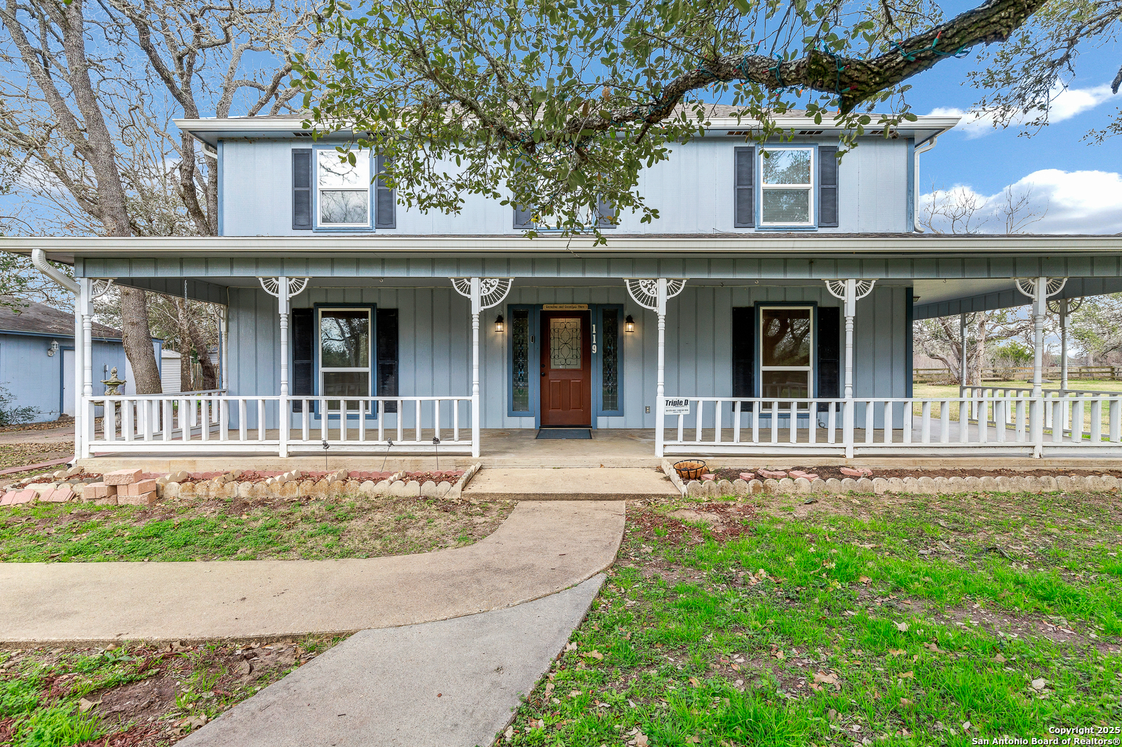 119 Isdale Yoakum TX 77995