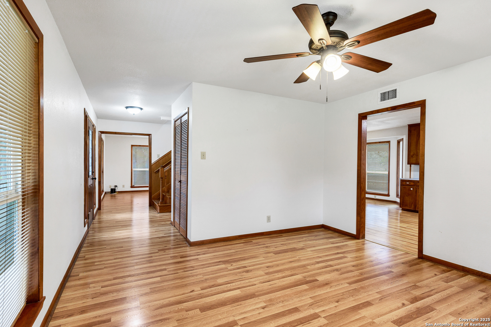 119 Isdale Yoakum TX 77995