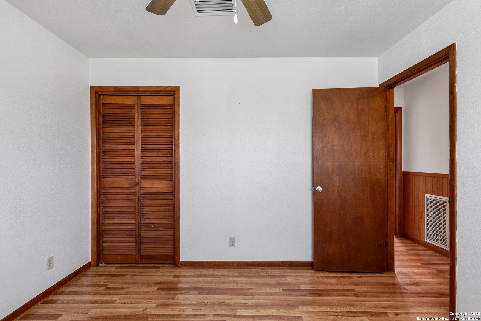 119 Isdale Yoakum TX 77995
