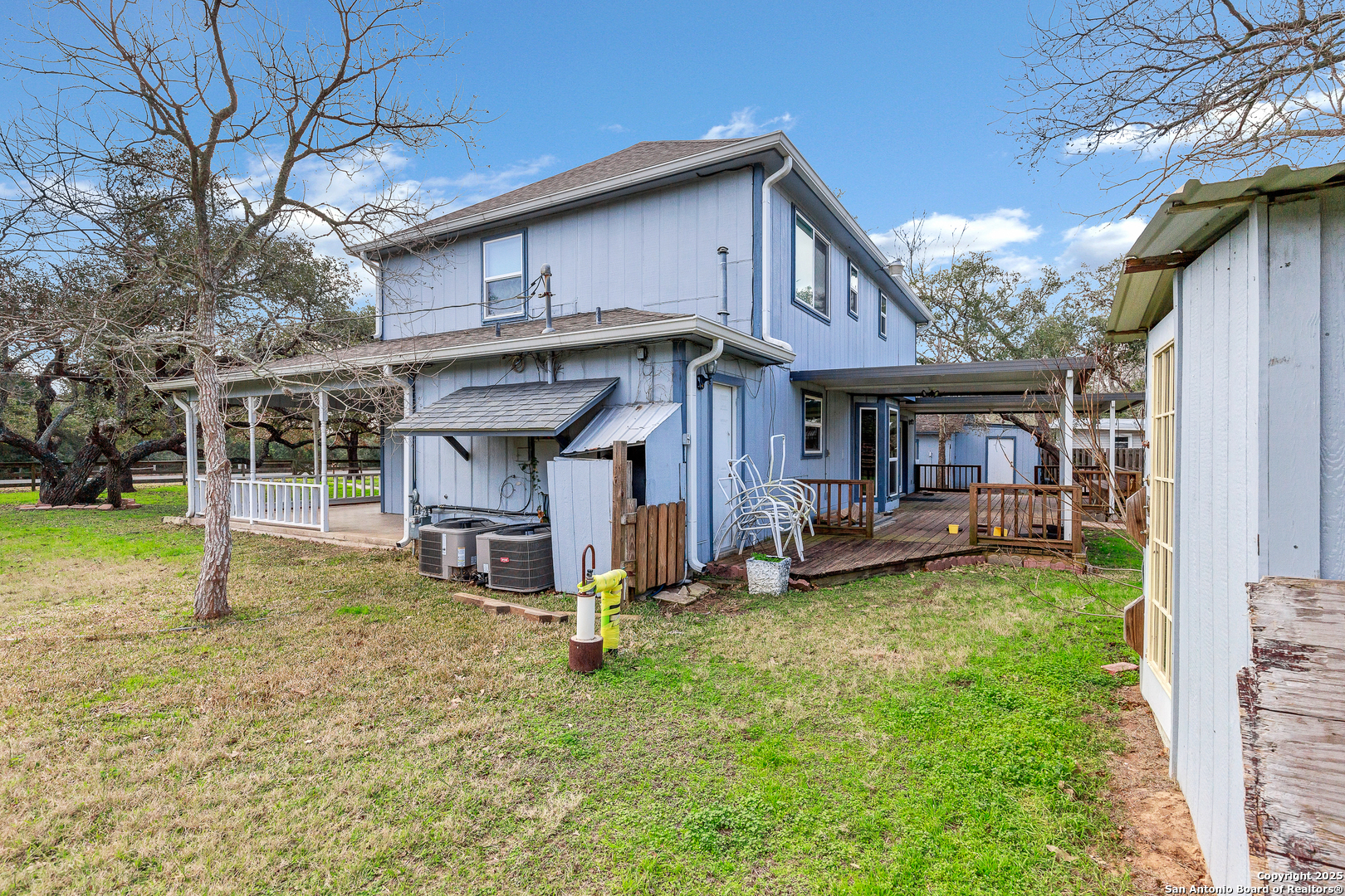 119 Isdale Yoakum TX 77995