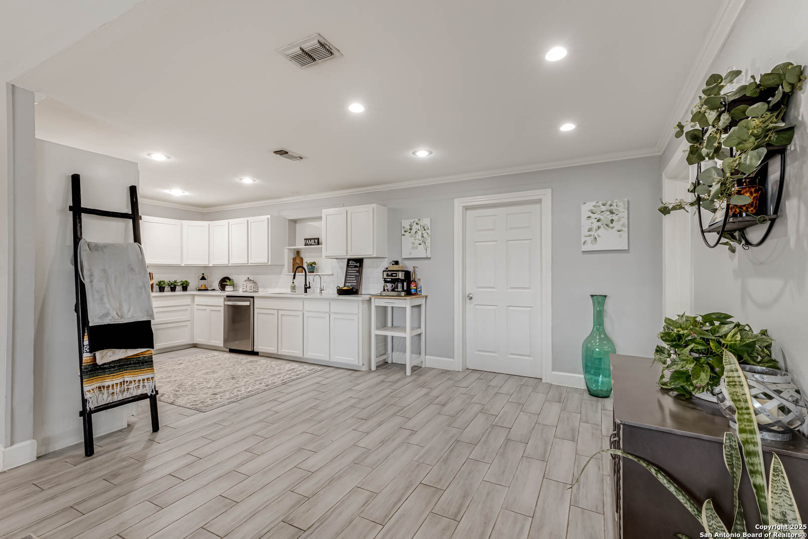 1299 Oakridge Drive Blanco TX 78606