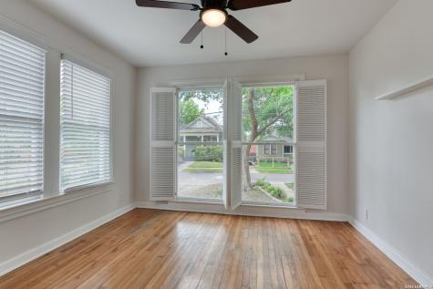 523 E Huisache Avenue San Antonio TX 78212