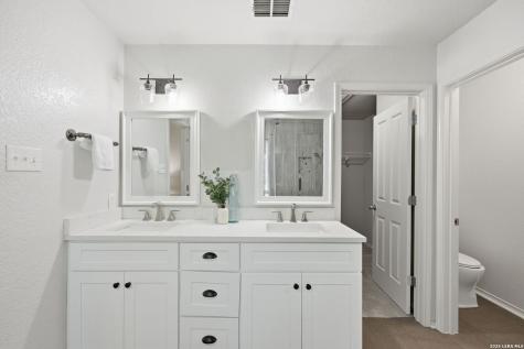 10618 Clover Canyon Helotes TX 78023
