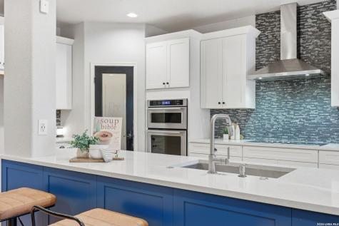 10618 Clover Canyon Helotes TX 78023