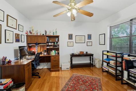 6319 Lakewood Park Windcrest TX 78239