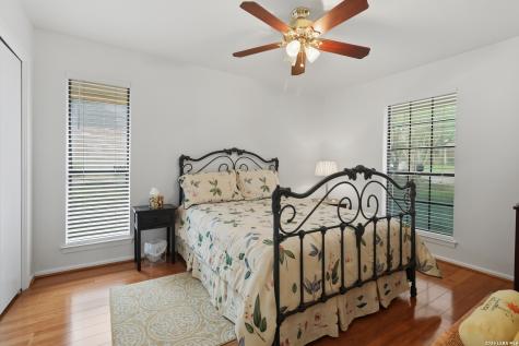 6319 Lakewood Park Windcrest TX 78239