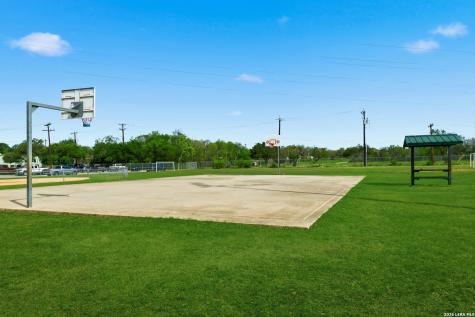 6319 Lakewood Park Windcrest TX 78239