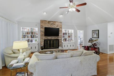 6319 Lakewood Park Windcrest TX 78239