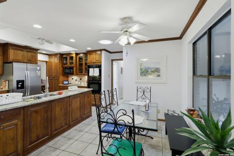 6319 Lakewood Park Windcrest TX 78239