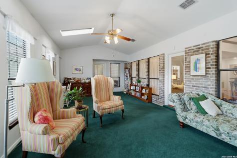 6319 Lakewood Park Windcrest TX 78239