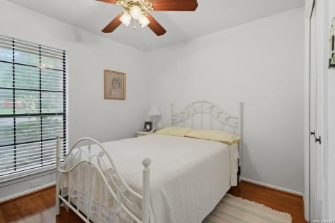 6319 Lakewood Park Windcrest TX 78239