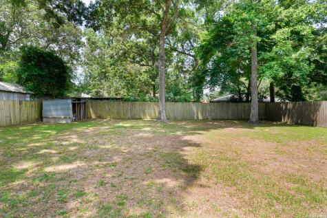 1304 Denison Avenue Cleveland TX 77327