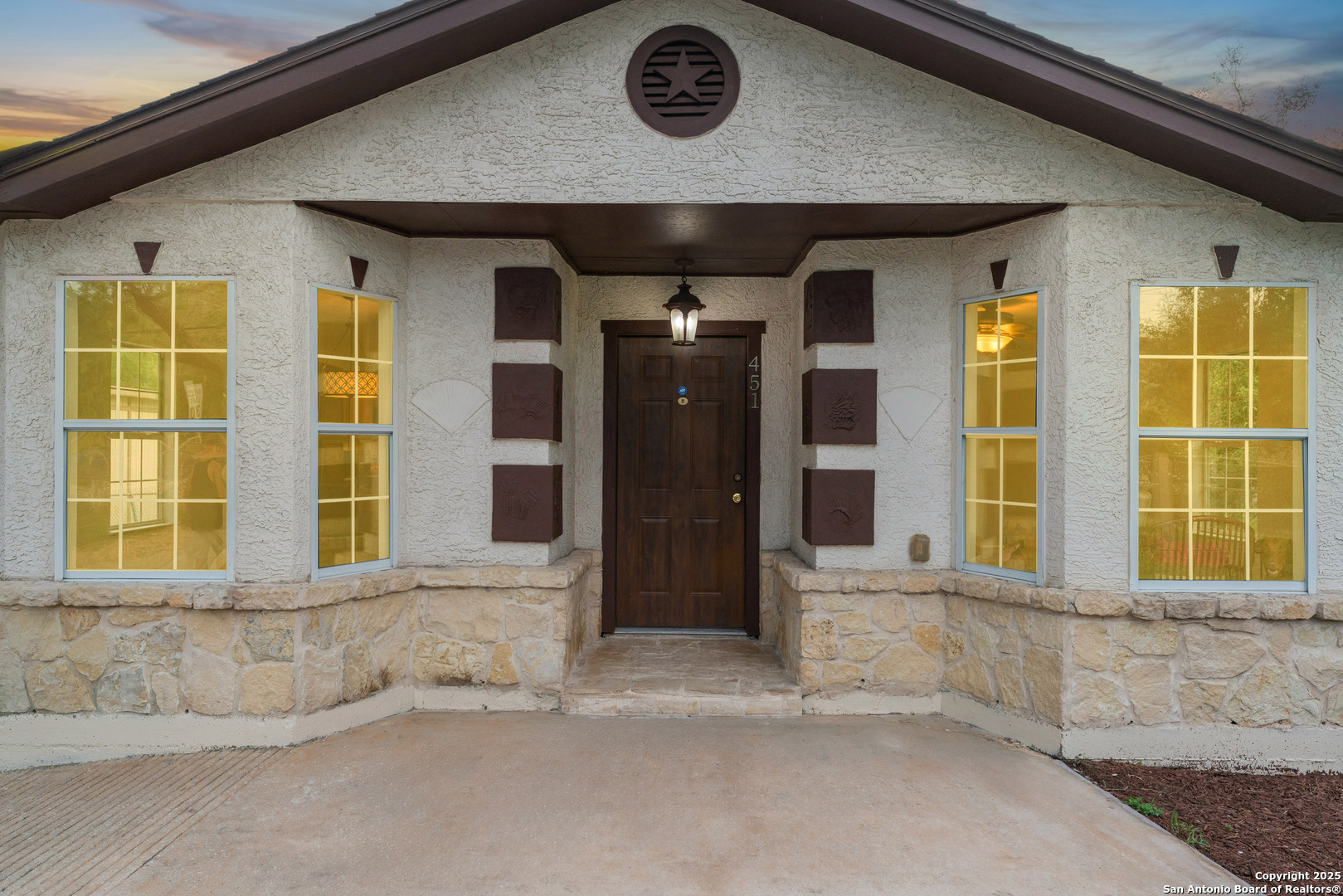 451 N San Joaquin Avenue San Antonio TX 78228