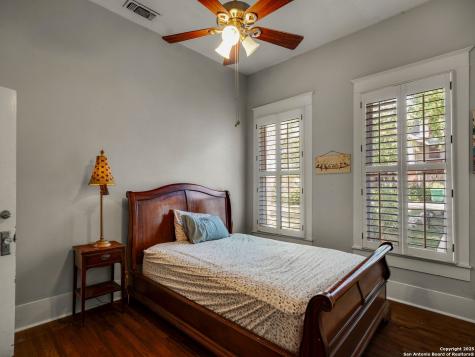 240 Post Avenue San Antonio TX 78215