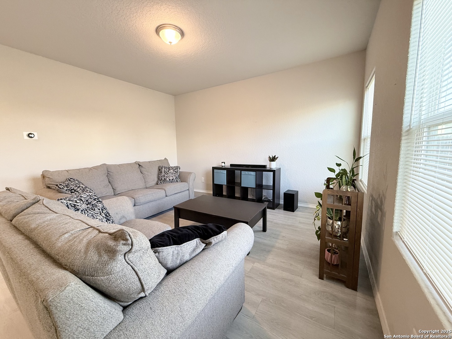 5891 Elm Valley San Antonio TX 78242