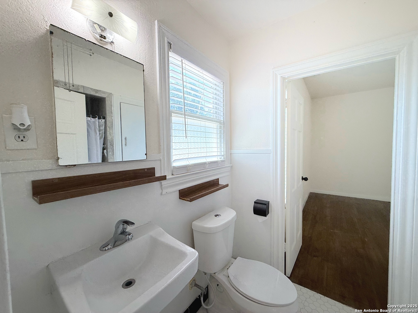 1214 Sutton San Antonio TX 78228