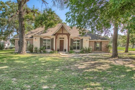 108 Miller Cove La Vernia TX 78121