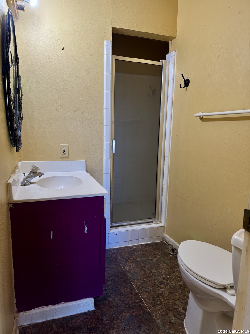 4672 Rakowitz Adkins TX 78101