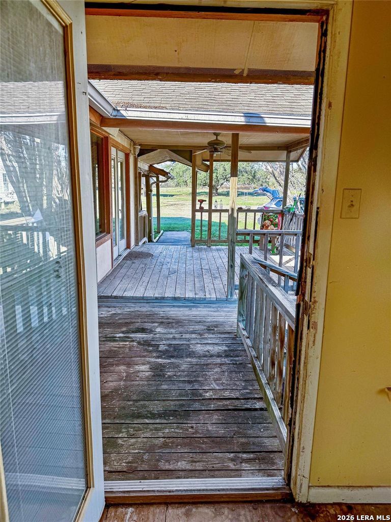 4672 Rakowitz Adkins TX 78101