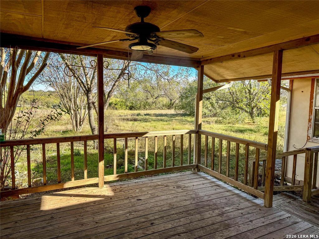 4672 Rakowitz Adkins TX 78101